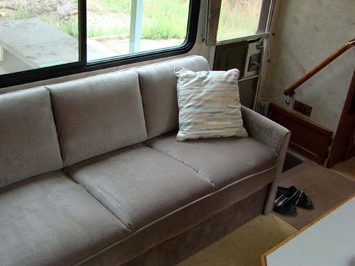 Allegro_innen_Couch2
